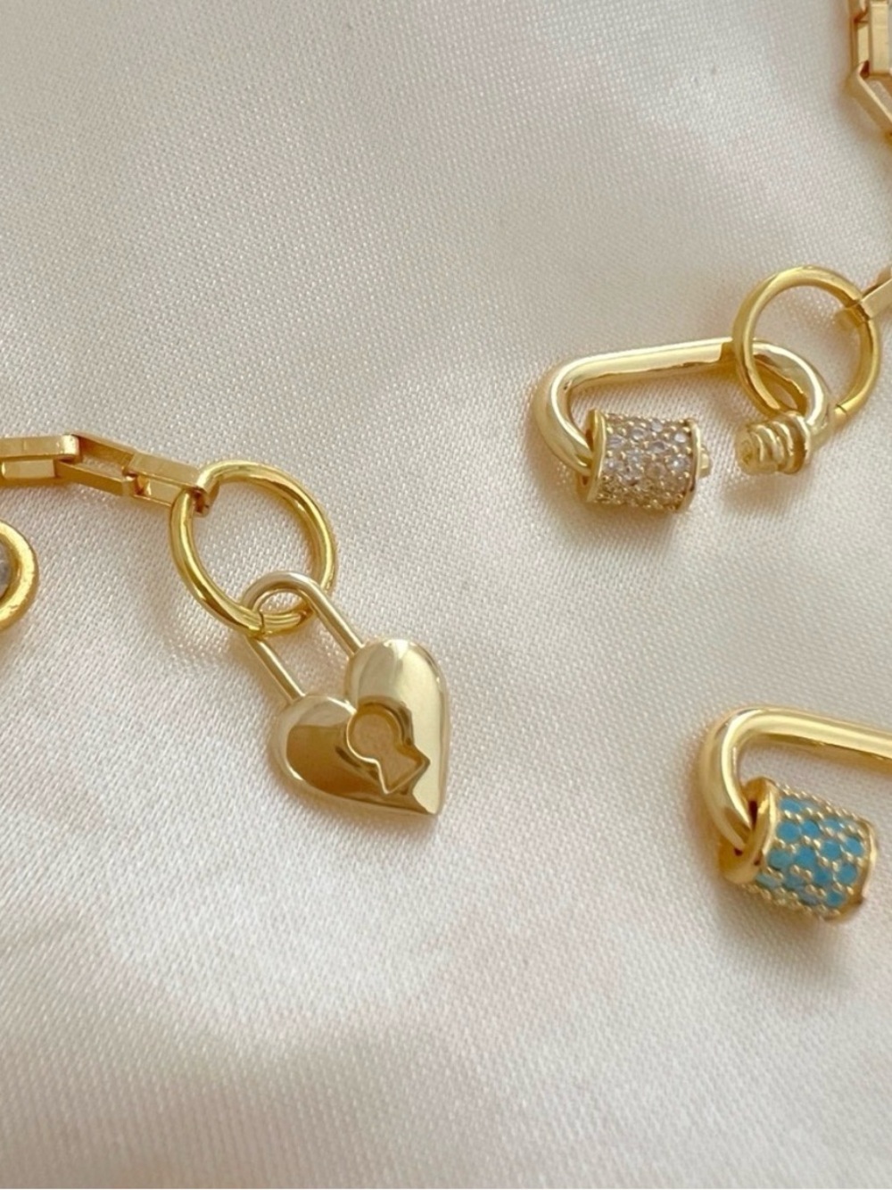 18K Gold Plated Locked Heart Carabiner Necklace Titanium Steal Womens Jewelry - Picture 9 of 11